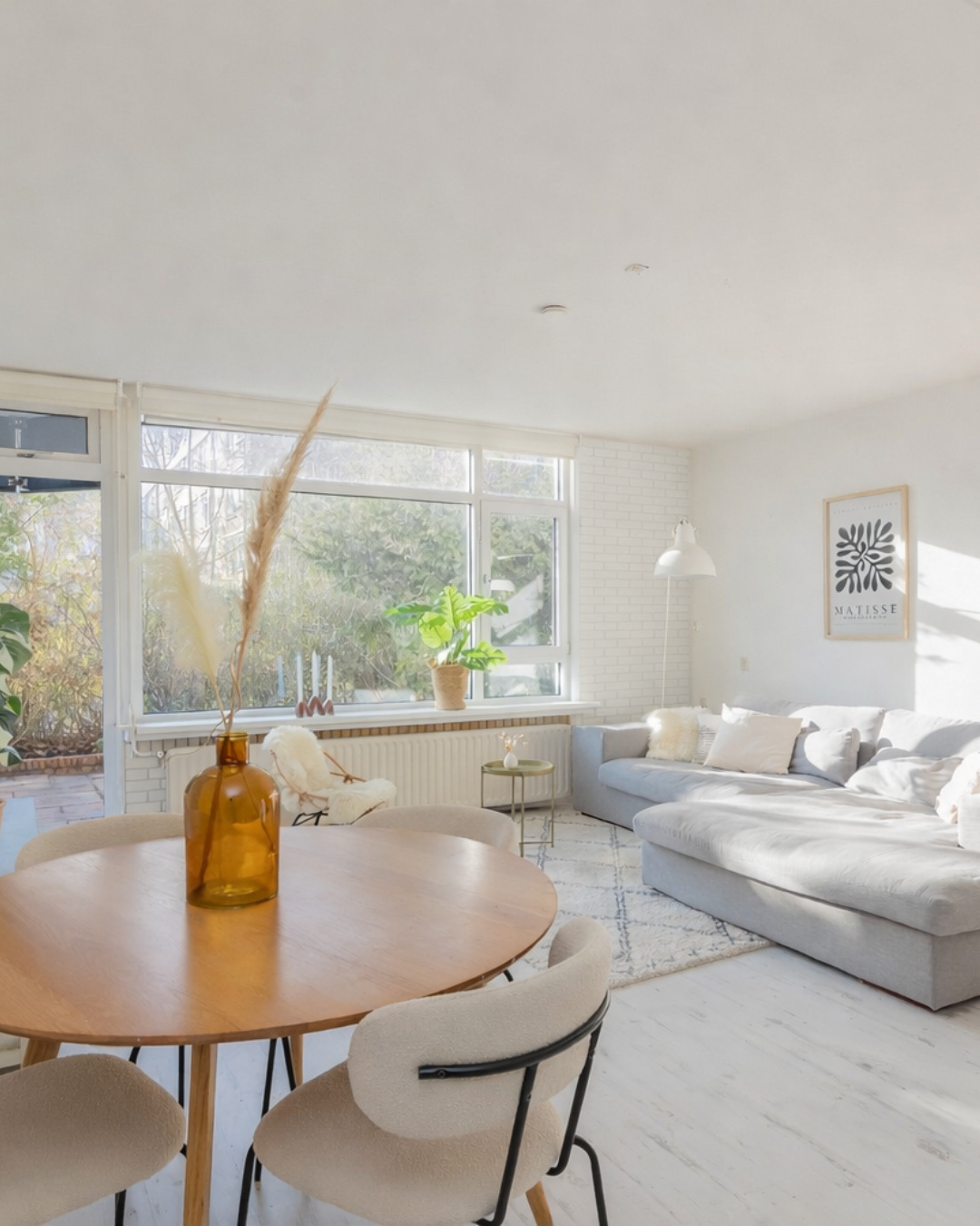 𝐓𝐄 𝐊𝐎𝐎𝐏 🏡 Zonnig en comfortabel in Amsterdam Noord 🌞🏡⁠
Dit charmante tweekamerappartement met ruime tuin op het zuidwesten...