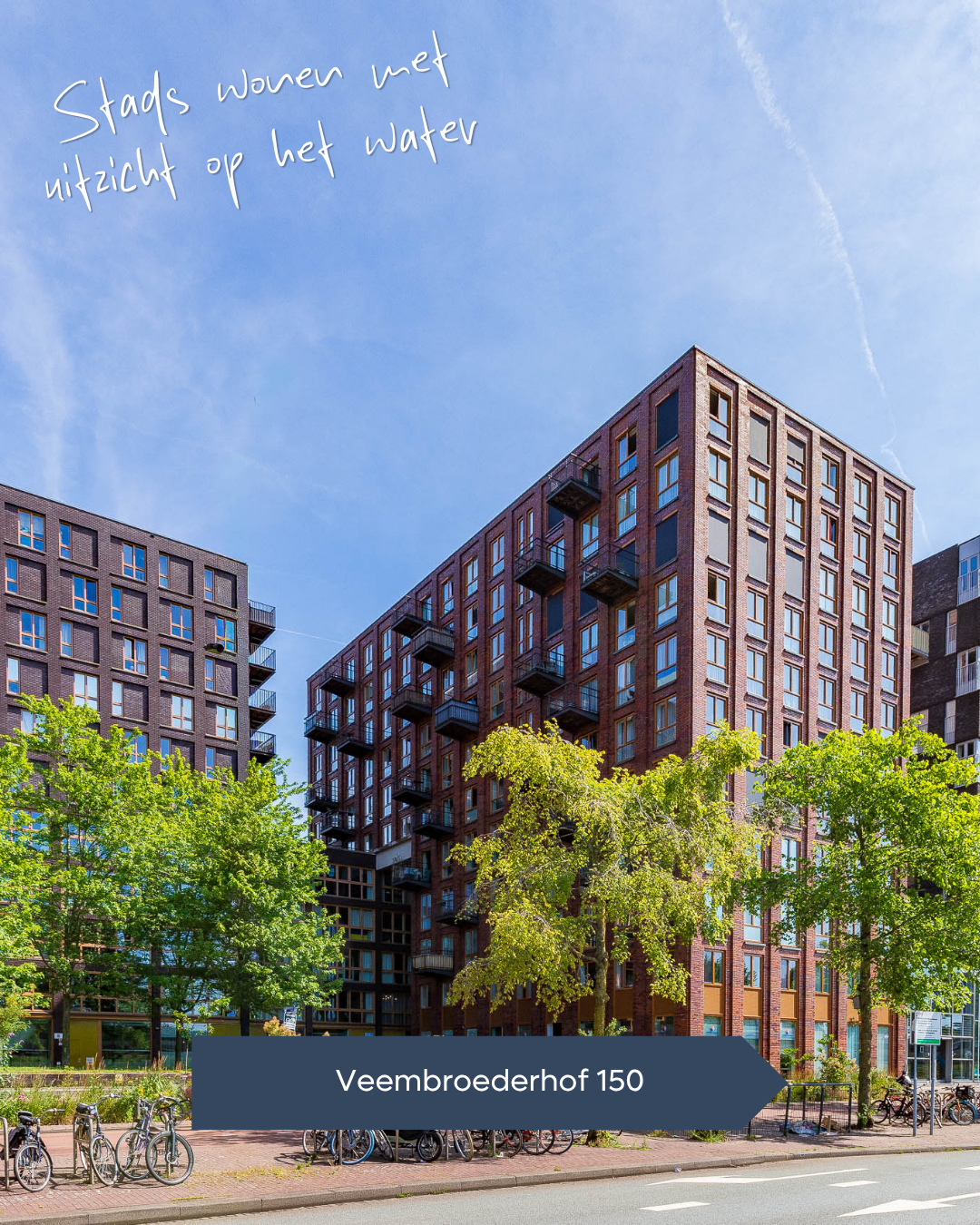 𝐓𝐄 𝐊𝐎𝐎𝐏 🏠 Wonen aan de IJhaven ✨⁠
⁠
Hier geniet je van rust aan het water, terwijl de stad van Amsterdam letterlijk om de...
