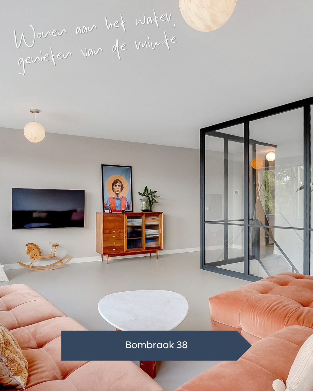 𝐓𝐄 𝐊𝐎𝐎𝐏 🏠 ⁠Ruim wonen aan het water in Twiske-West!⁠
⁠
Op zoek naar ruimte, rust én buitenleven? Deze moderne split-level...