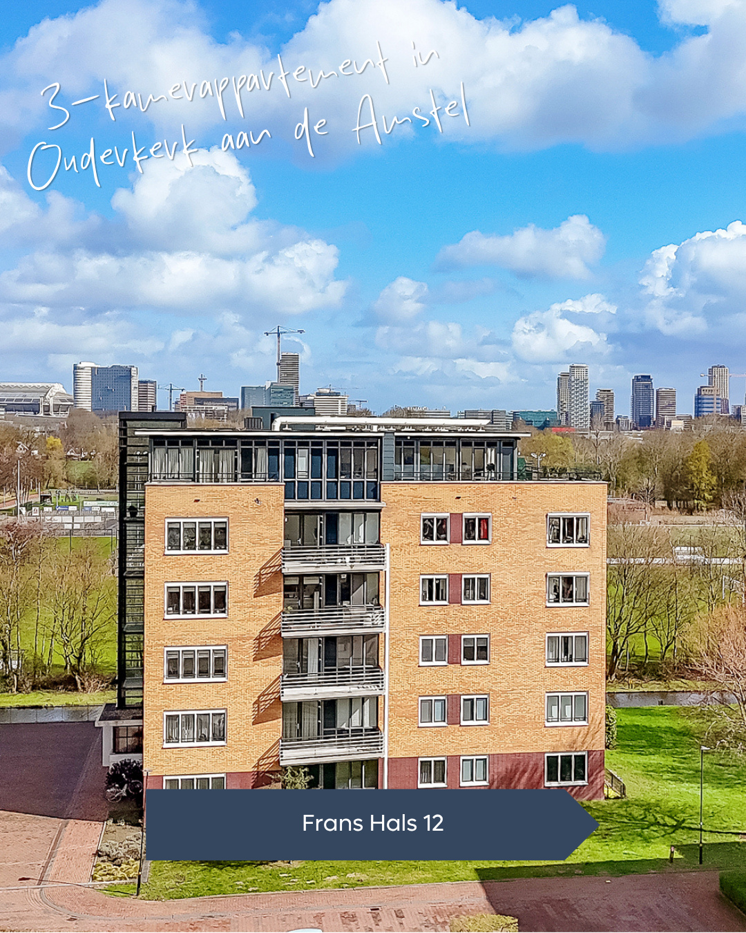 𝐓𝐄 𝐊𝐎𝐎𝐏 🏠 Instapklaar en licht 3-kamerappartement van ca. 87 m² in Ouderkerk aan de Amstel met 2 slaapkamers, balkon,...