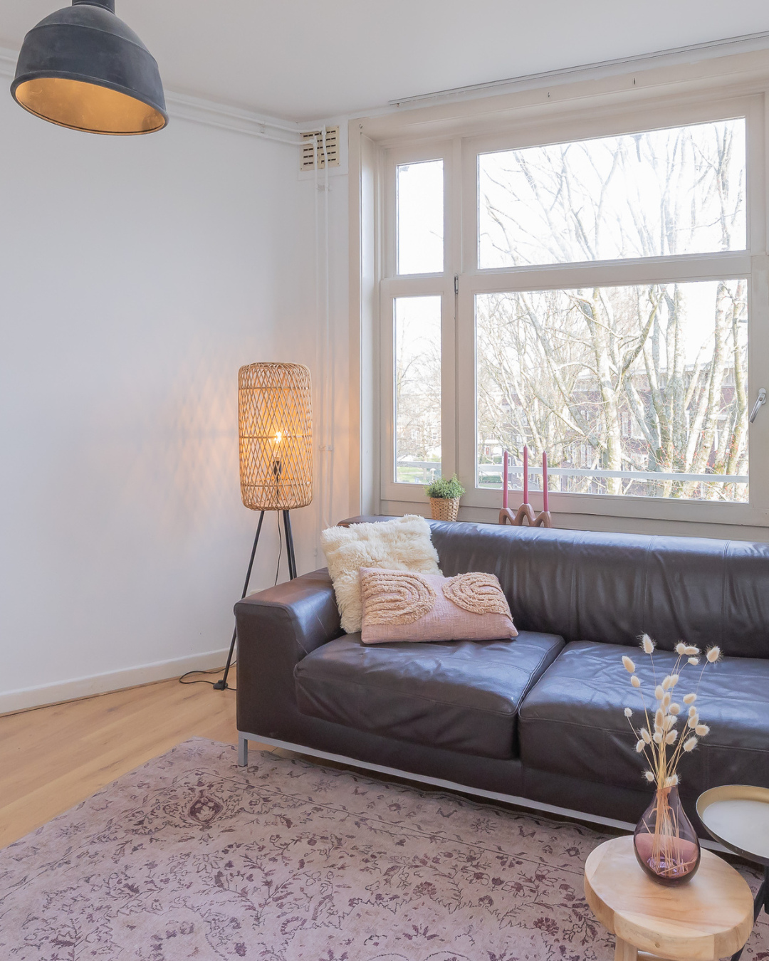 𝐓𝐄 𝐊𝐎𝐎𝐏 🏠 Wonen in het hart van De Baarsjes ☀️⁠
⁠
Dit heerlijke lichte 3-kamerappartement op de derde verdieping aan de...